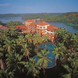 The Raviz Kadavu, ***** Кожикоде